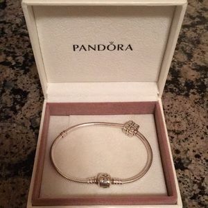 NWOT Pandora bracelet